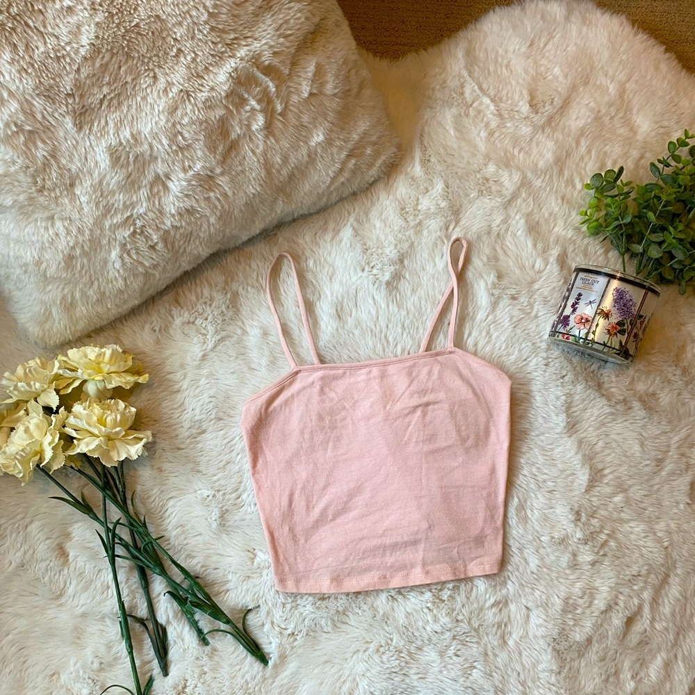 Light pink tank top crop top in women’s small.